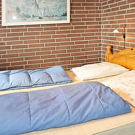 4 Person In Henne Casa de Férias