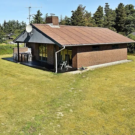 4 Person In Henne Casa de Férias